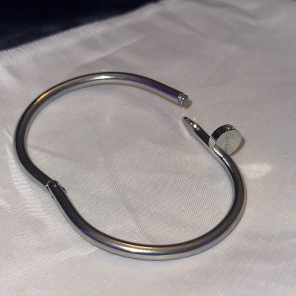 Accessories - Silver Bracelet with Screw Design